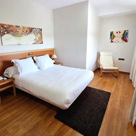 Hotel Los Barruecos By Croma Malpartida de Cáceres エクステリア 写真