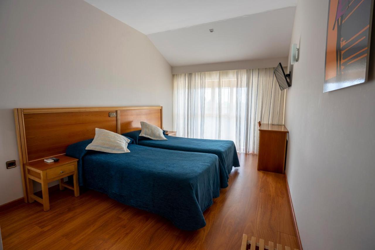 Hotel Los Barruecos By Croma Malpartida de Cáceres エクステリア 写真