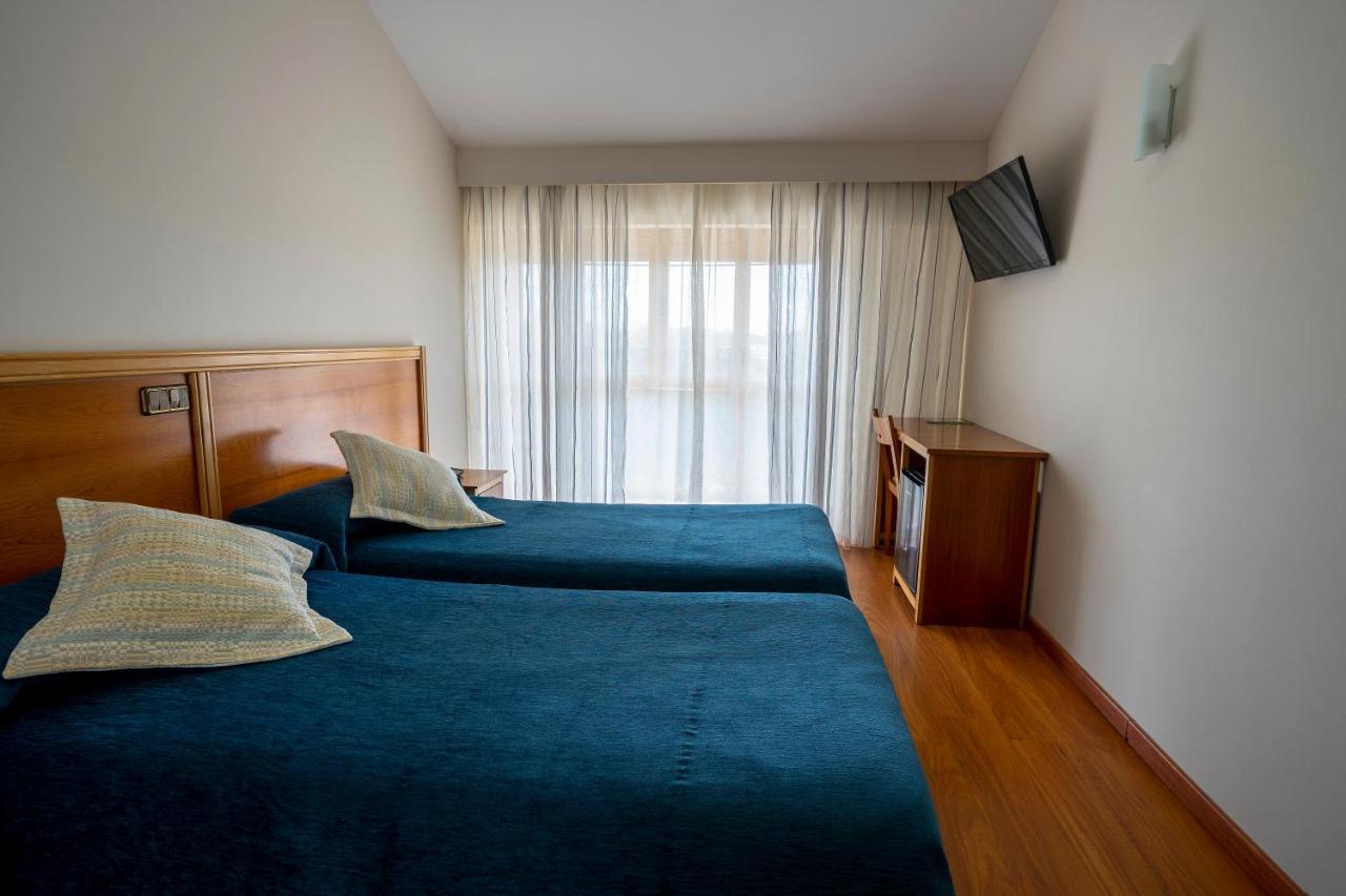 Hotel Los Barruecos By Croma Malpartida de Cáceres エクステリア 写真
