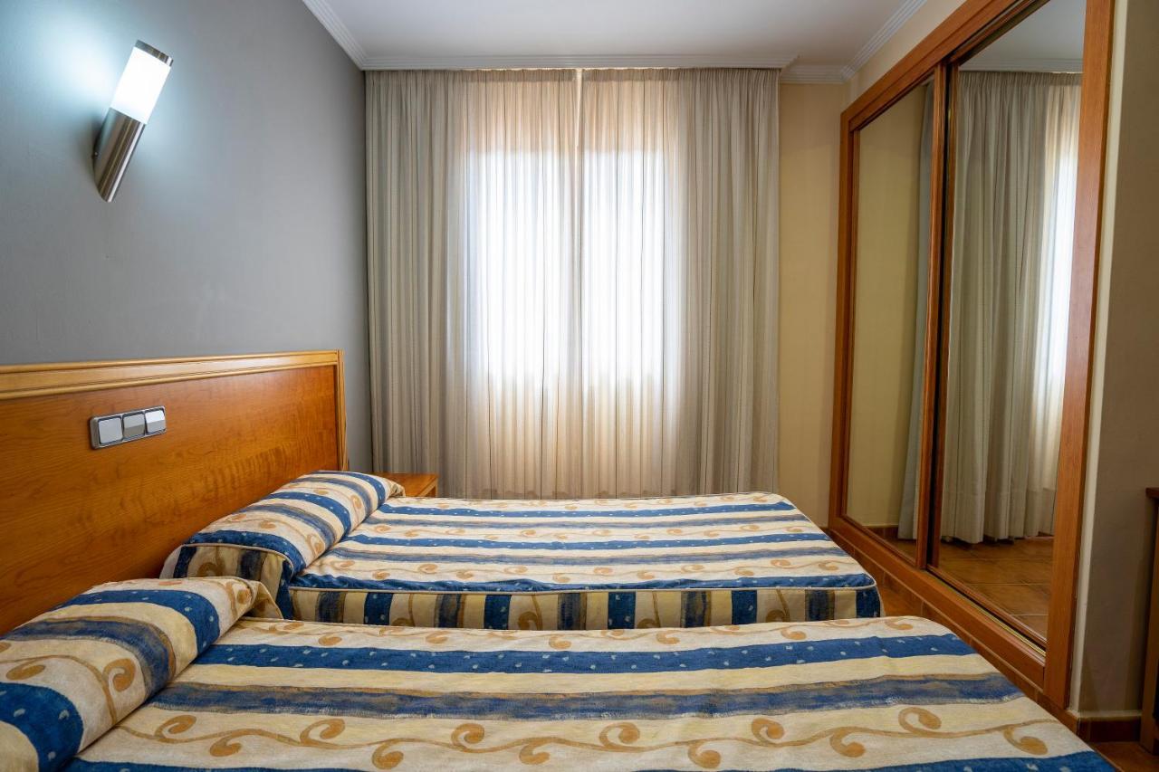 Hotel Los Barruecos By Croma Malpartida de Cáceres エクステリア 写真