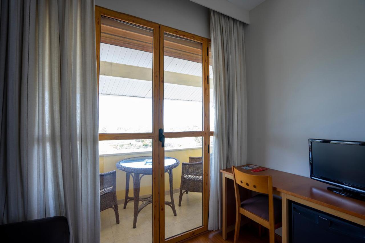 Hotel Los Barruecos By Croma Malpartida de Cáceres エクステリア 写真