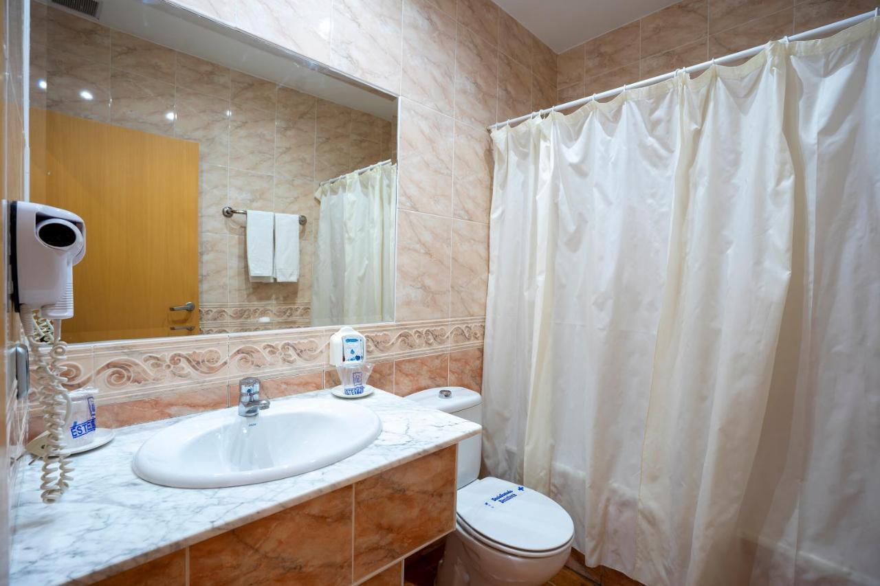 Hotel Los Barruecos By Croma Malpartida de Cáceres エクステリア 写真