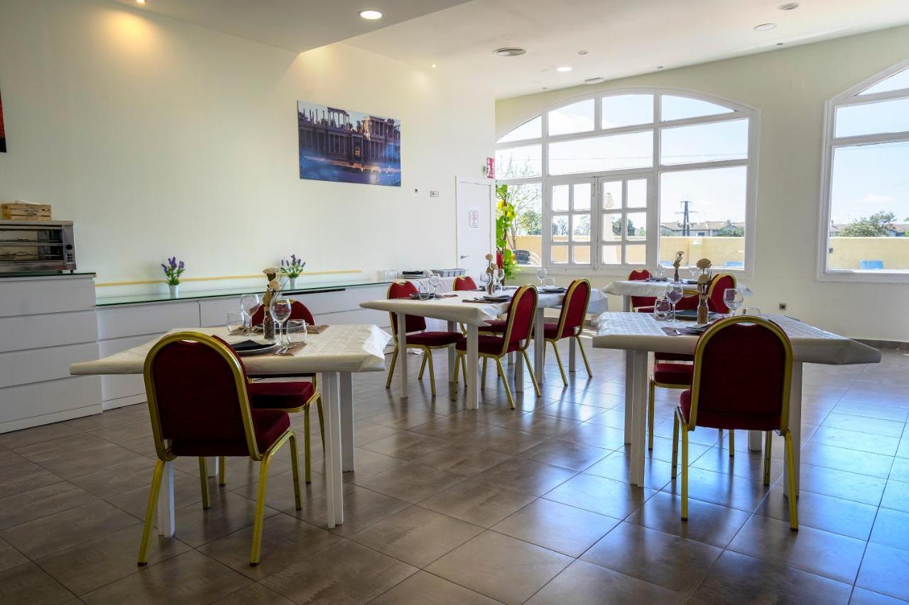 Hotel Los Barruecos By Croma Malpartida de Cáceres エクステリア 写真