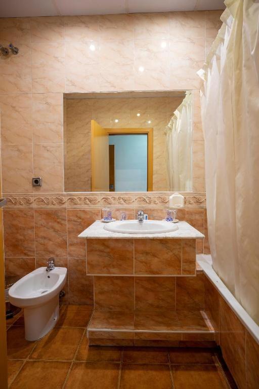 Hotel Los Barruecos By Croma Malpartida de Cáceres エクステリア 写真