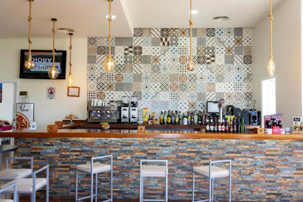 Hotel Los Barruecos By Croma Malpartida de Cáceres エクステリア 写真