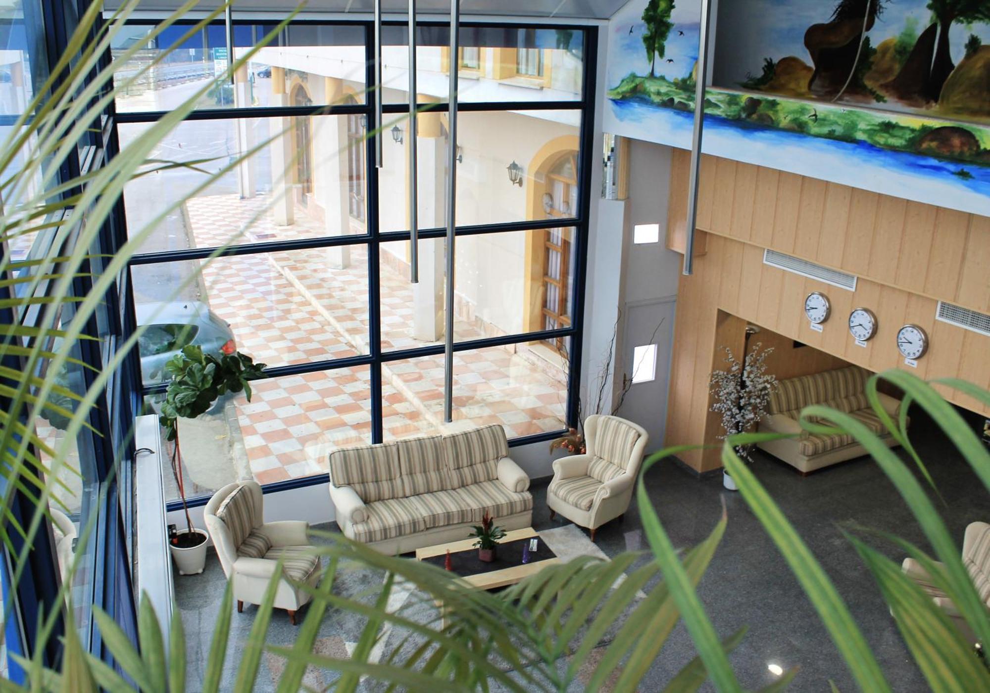 Hotel Los Barruecos By Croma Malpartida de Cáceres エクステリア 写真