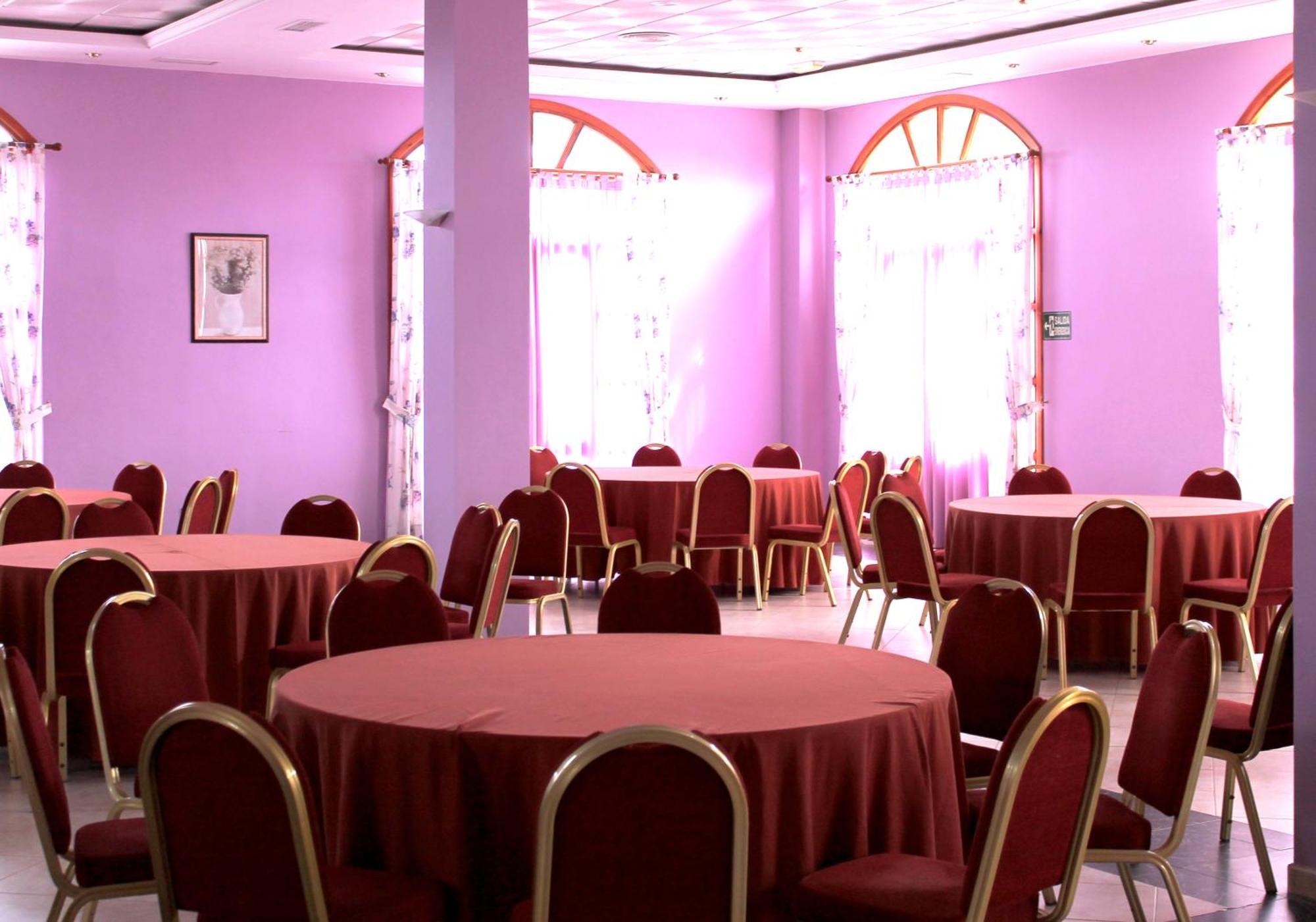 Hotel Los Barruecos By Croma Malpartida de Cáceres エクステリア 写真