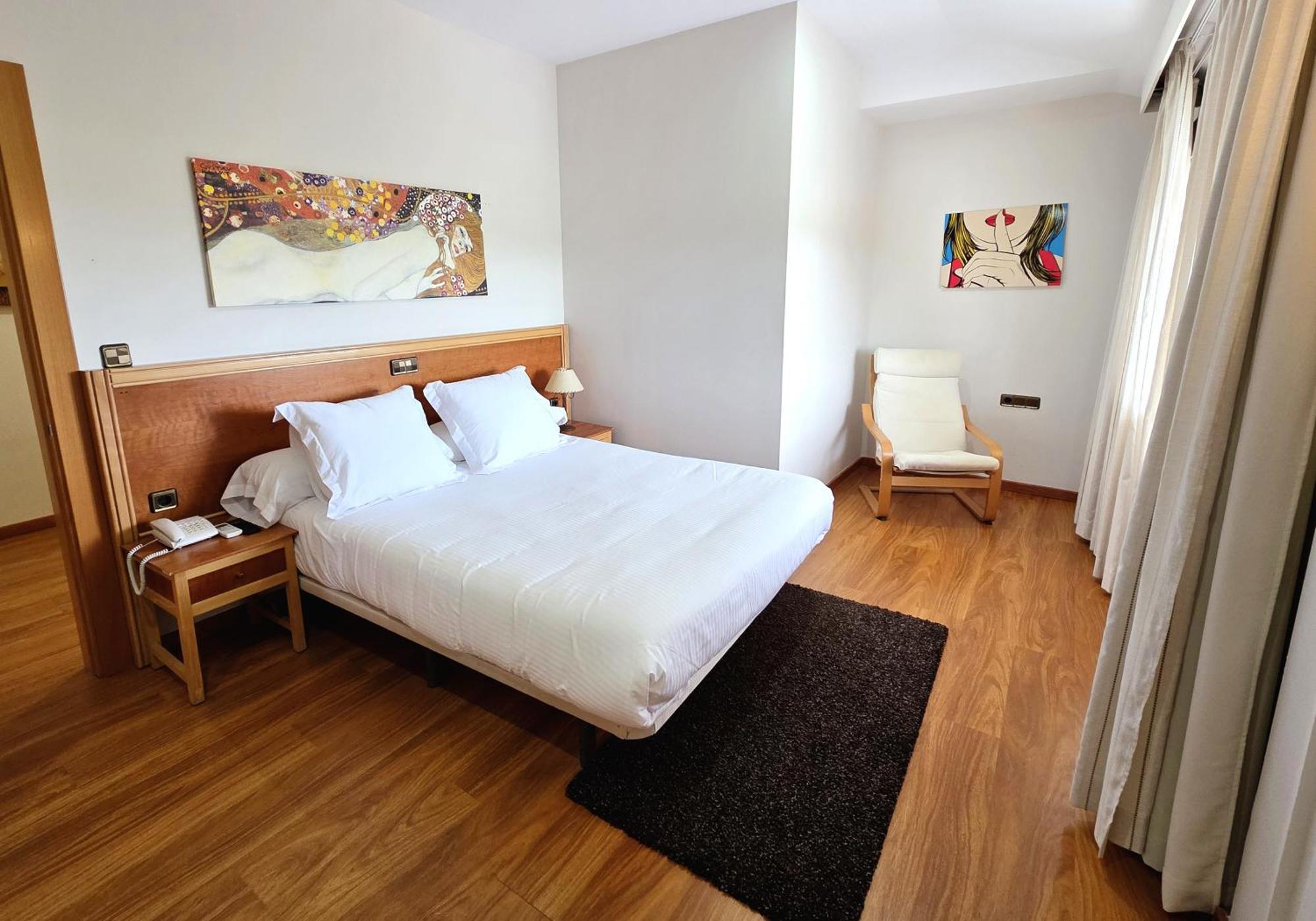 Hotel Los Barruecos By Croma Malpartida de Cáceres エクステリア 写真