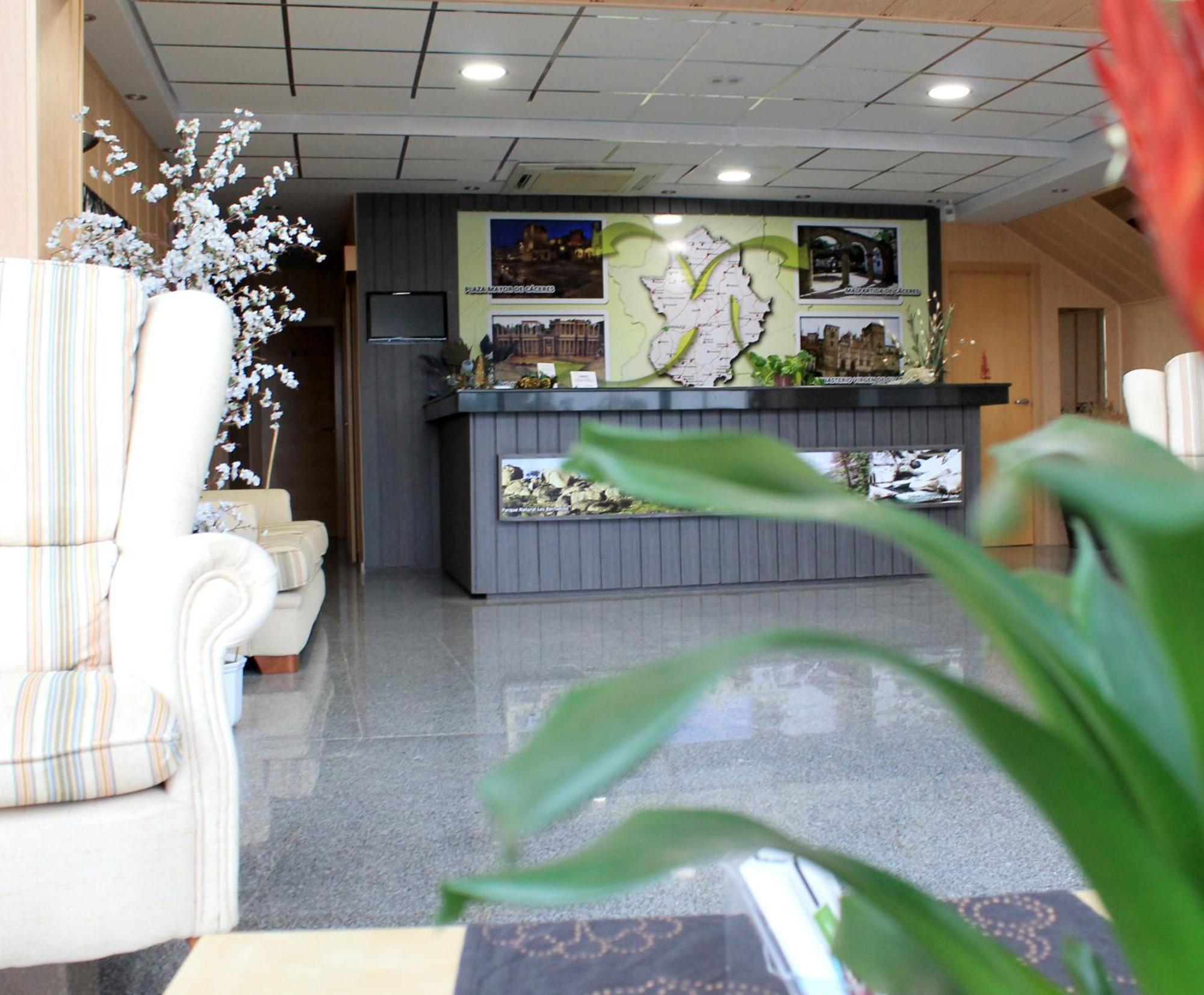 Hotel Los Barruecos By Croma Malpartida de Cáceres エクステリア 写真