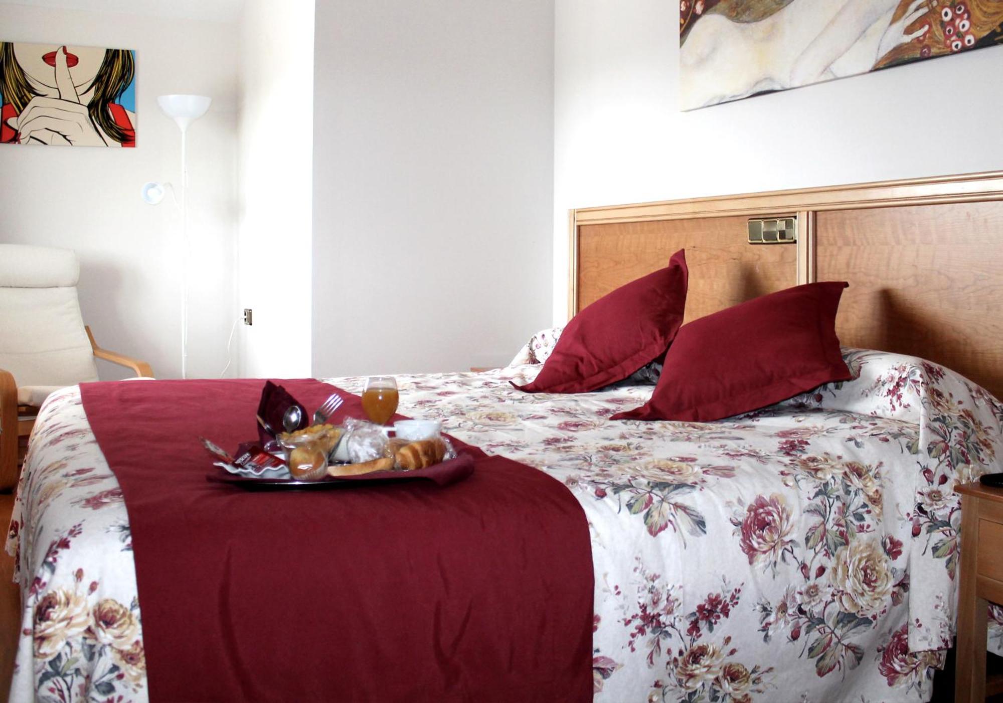 Hotel Los Barruecos By Croma Malpartida de Cáceres エクステリア 写真
