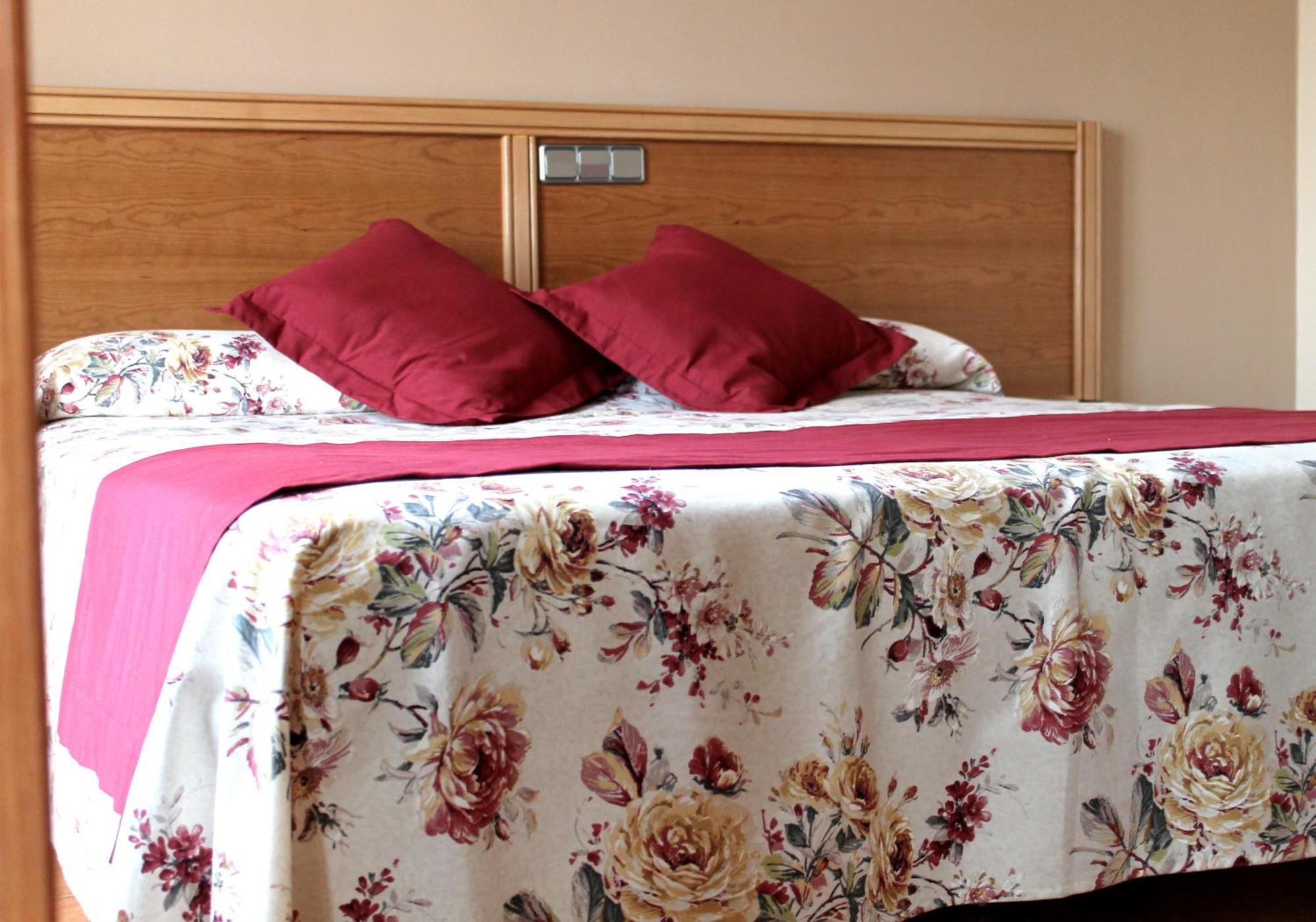 Hotel Los Barruecos By Croma Malpartida de Cáceres エクステリア 写真
